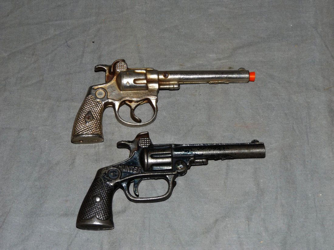 (2) Vintage Kenton Cast Iron Toy Cap Guns (1 of 2)