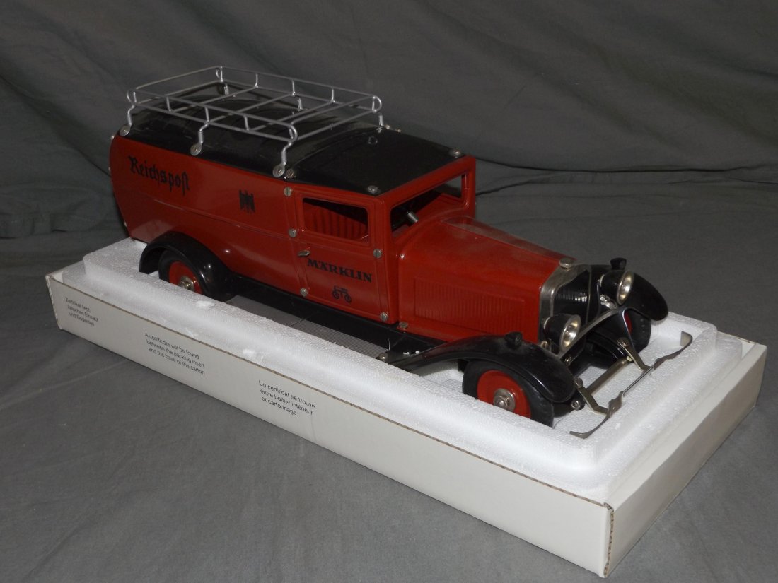 Boxed Marklin 1989 Reichspost Delivery Truck (1 of 3)