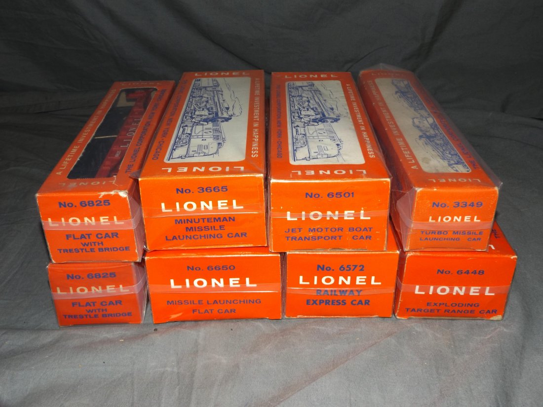 Lionel Lot of 8 Freight Cars (1 of 3)