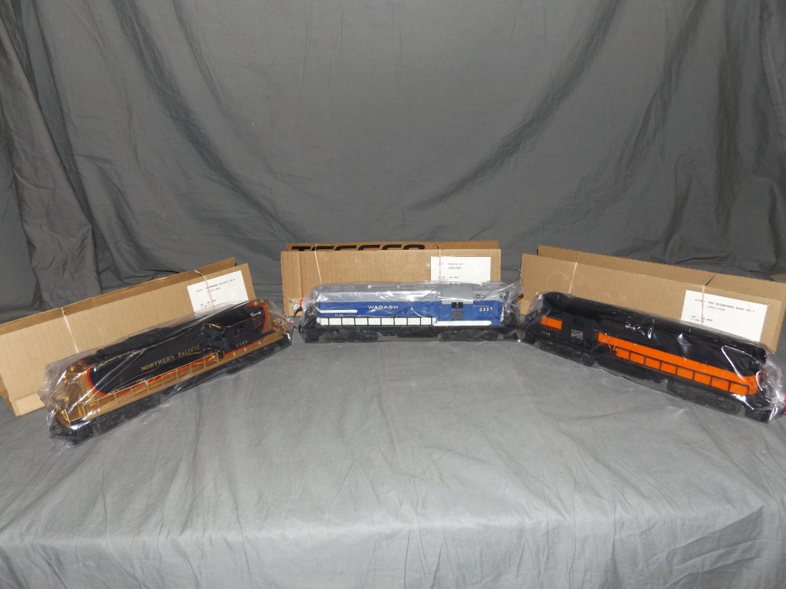 Lionel Lot of 3 Diesels (1 of 5)