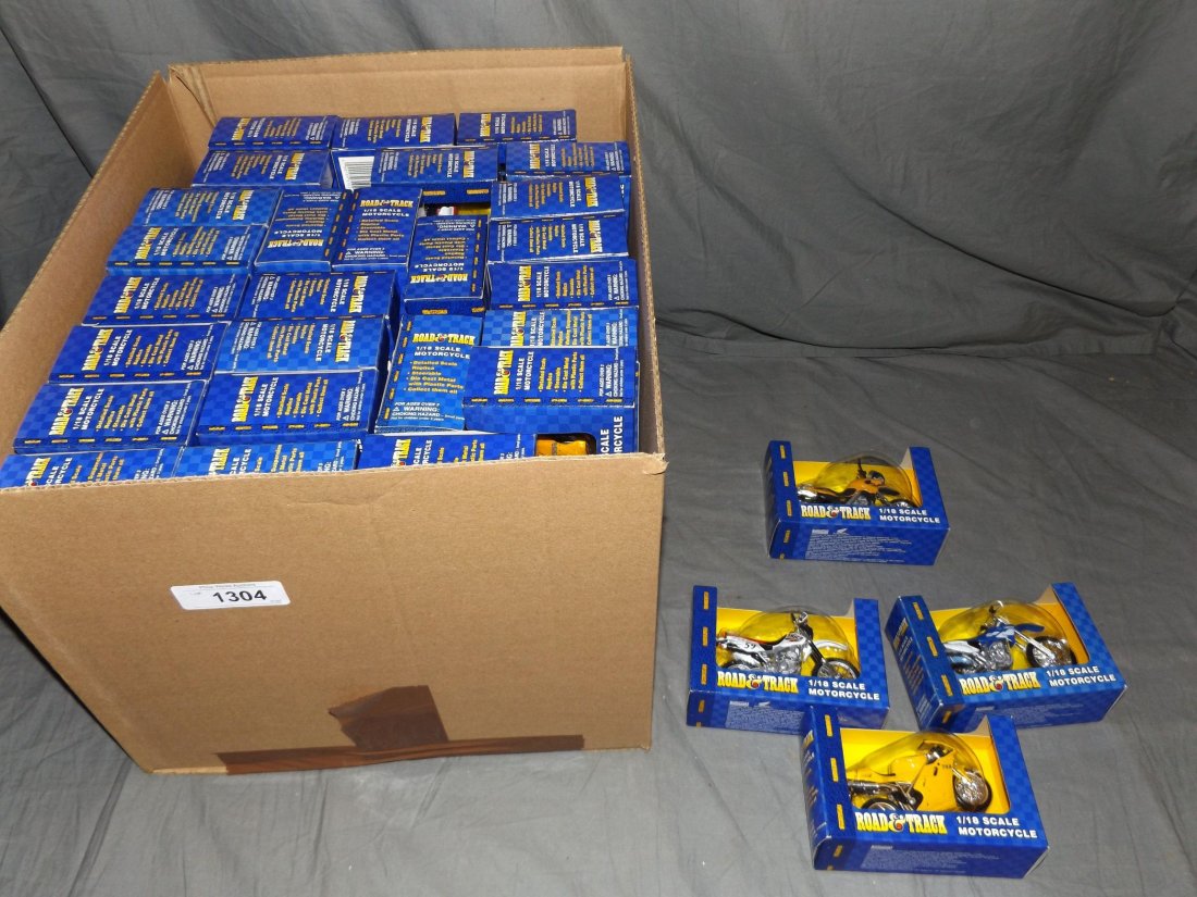 (54) Road & Track Diecast Motorcycles MIB (1 of 3)