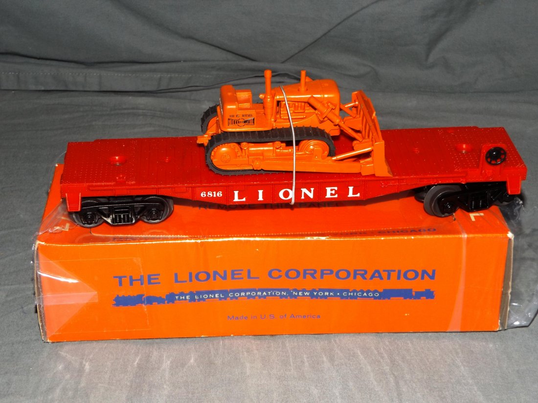 Lionel #6816 Flat Car w/Bulldozer (1 of 2)