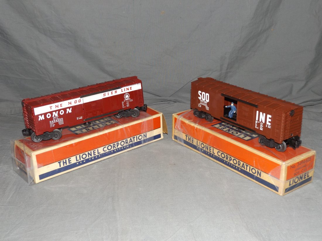 Lionel Lot of 2 Operating Boxcars (1 of 4)