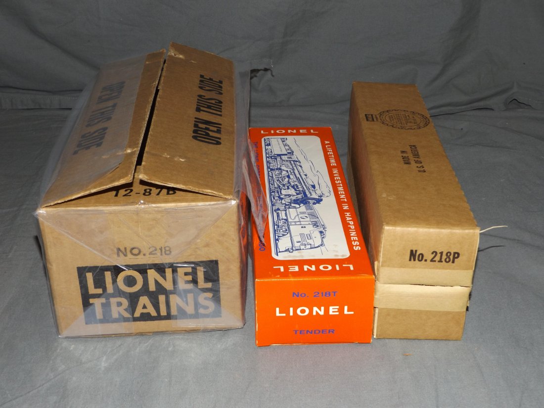 Lionel #218 Santa Fe Alco A-A Units (1 of 3)