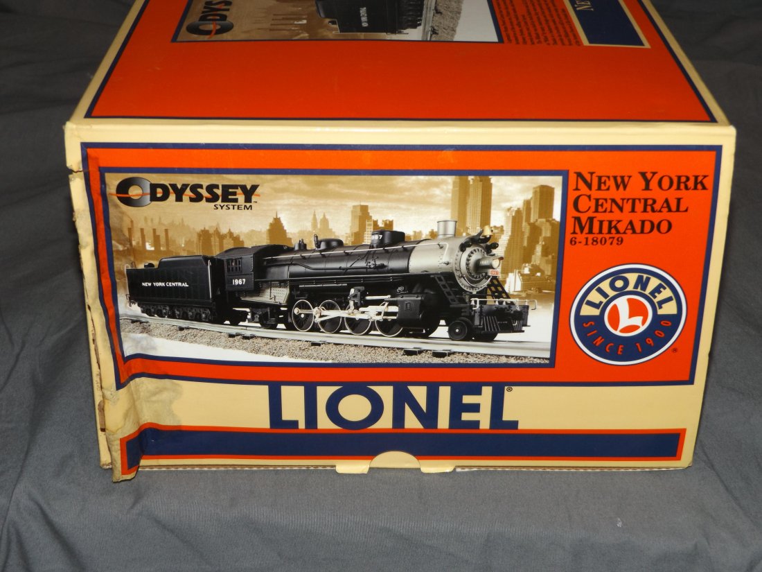 Lionel 18079 NYC Mikado Steam Loco & Tender (1 of 2)