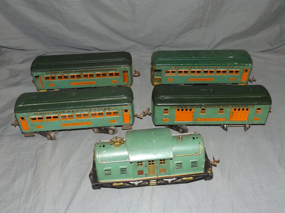 Ives Train Set. (1 of 6)