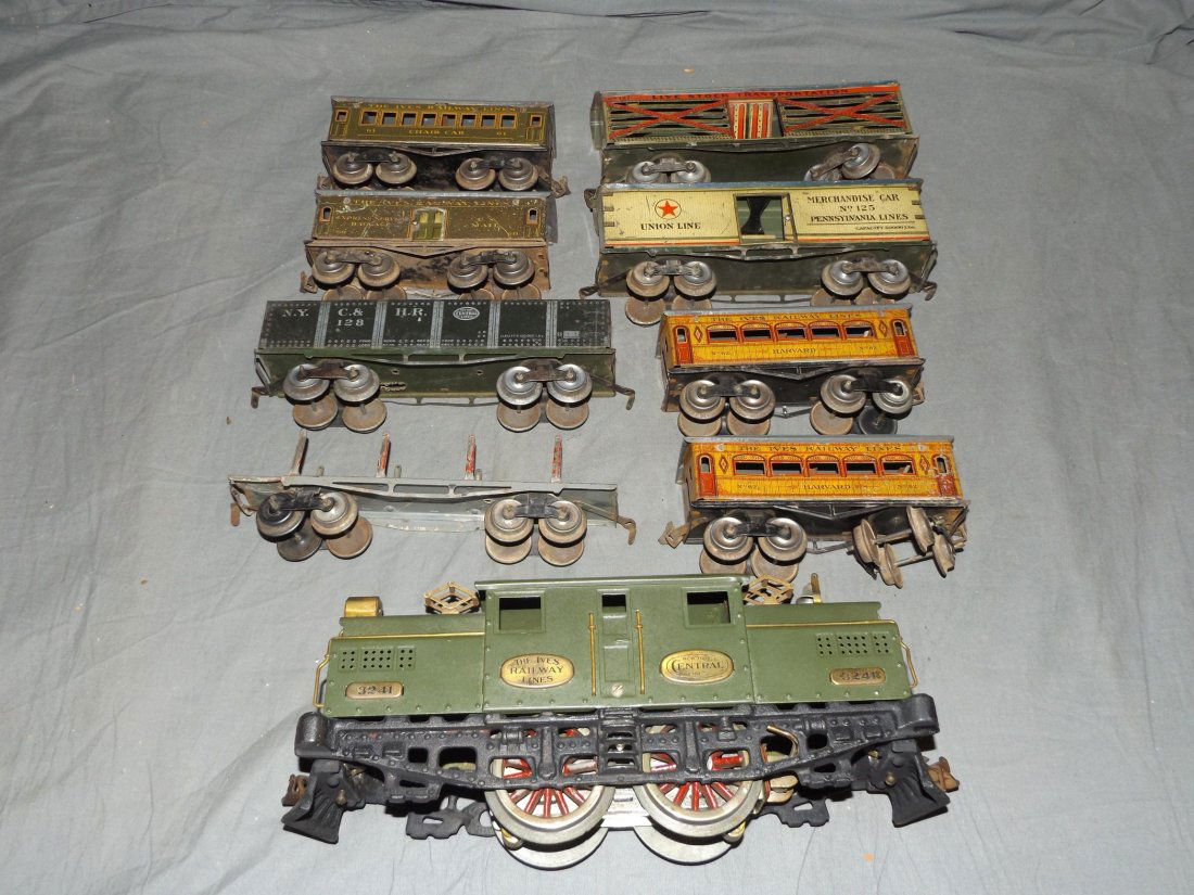 Ives Standard Gauge Electric Locomotive & Cars (1 of 5)