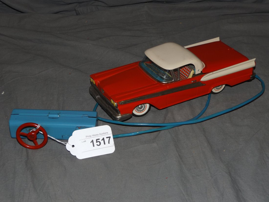 Vtg Battery Operated R/C Ford Fairlane (1 of 4)