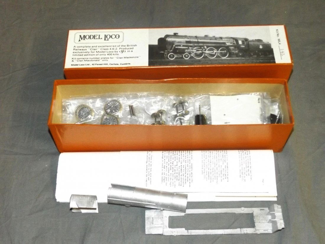 Boxed HO Model Loco 4-6-2 Kit (1 of 2)
