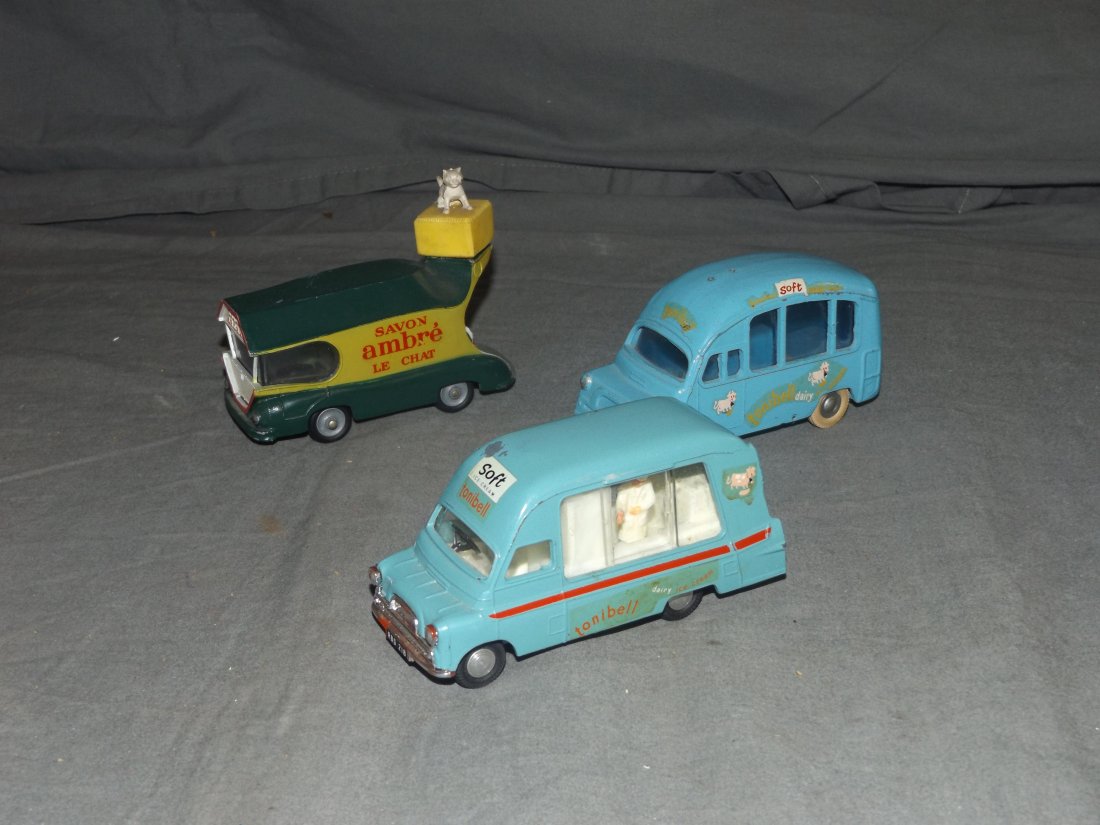 Die Cast Car Lot. (1 of 5)