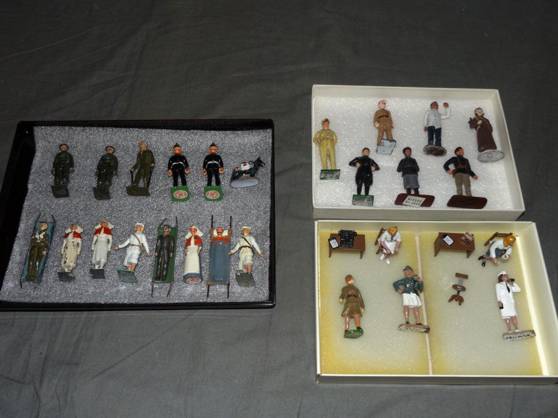 Lot of Assorted World War 2 Toy Soldier Figures (1 of 4)