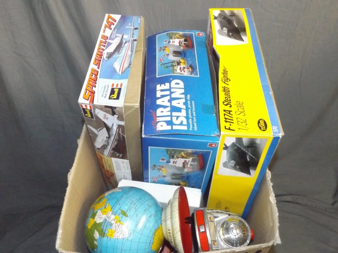 Toy Lot.: includes Boxed Winross, Battery Operated Train, Model Kits and more.
