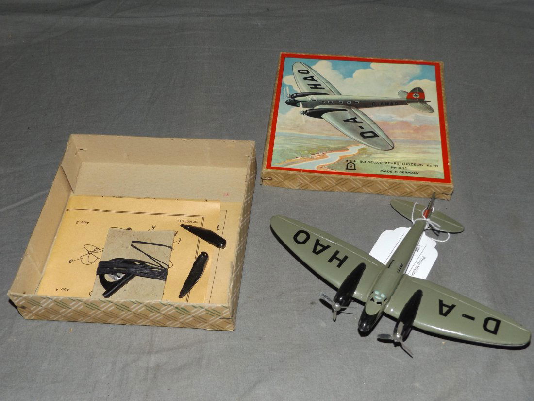 German Tin Litho Plane Boxed. (1 of 6)