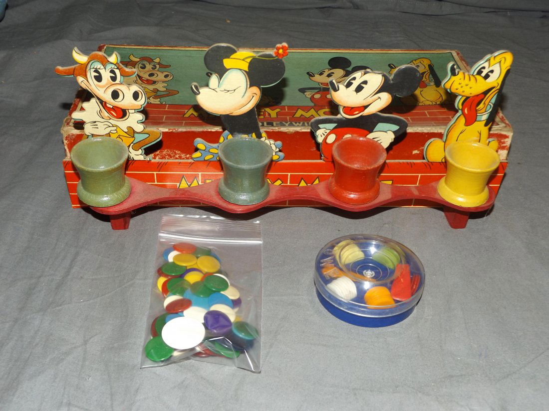 Chad Valley Mickey Mouse Tidleywinks Set (1 of 5)