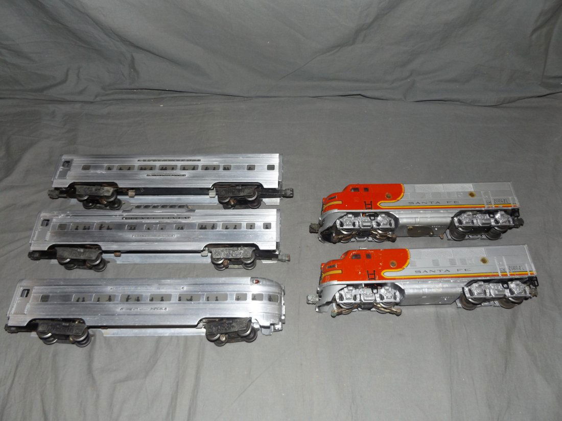 Lionel Lot of Sante Fe Diesels and (3) Passenger. (1 of 6)