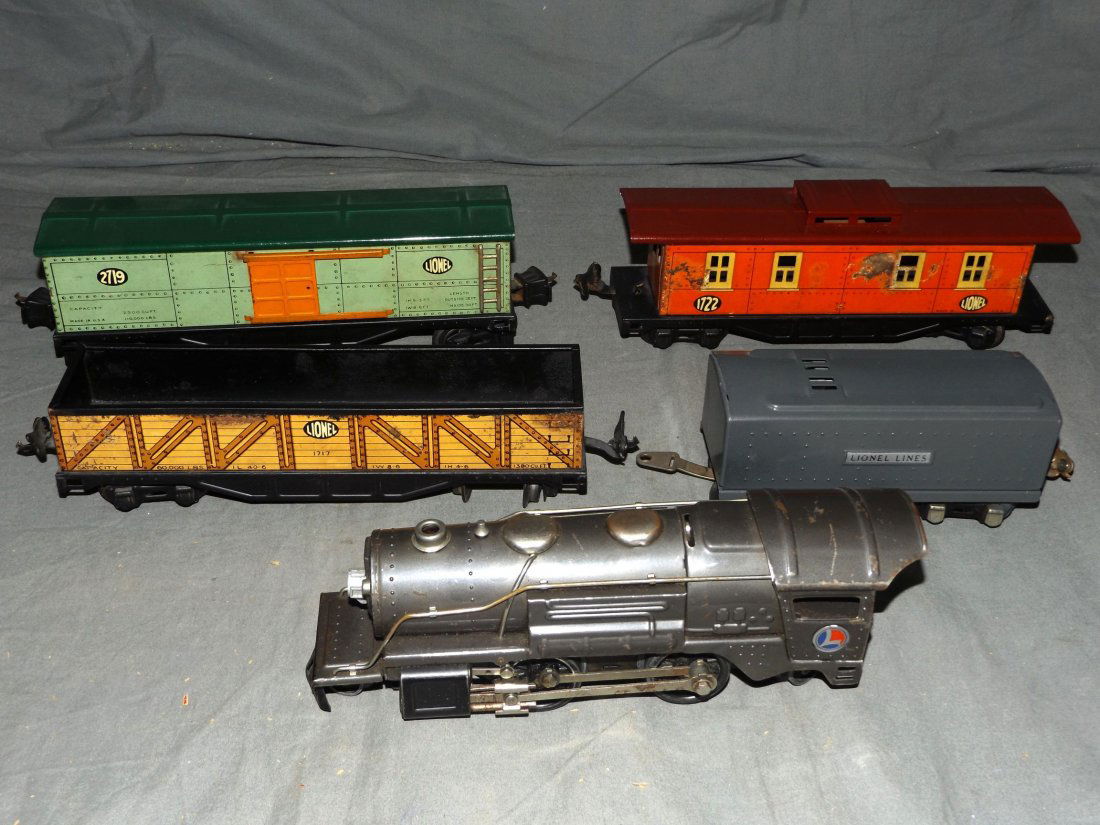 Lot of Lionel Prewar Loco & Freight Cars (1 of 6)