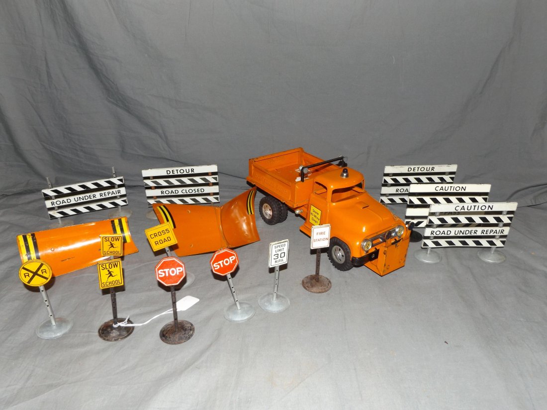 Tonka State Hi-Way Dept Truck.: Includes Accessories, Gates, Signs etc.