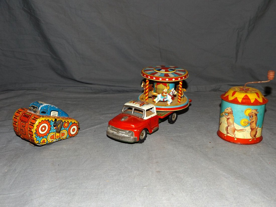 Three Piece Tin Toy Lot. (1 of 2)