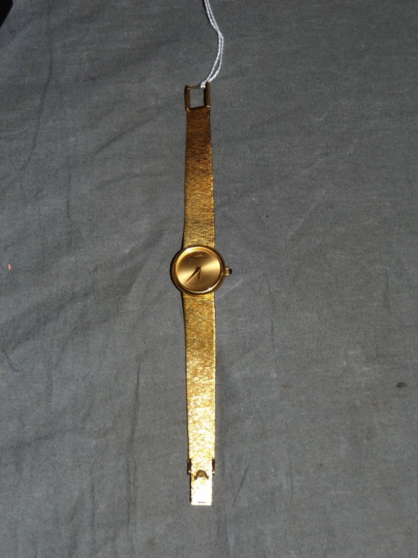 18K Yellow Gold Ladies BAUME & MERCIER watch (1 of 3)
