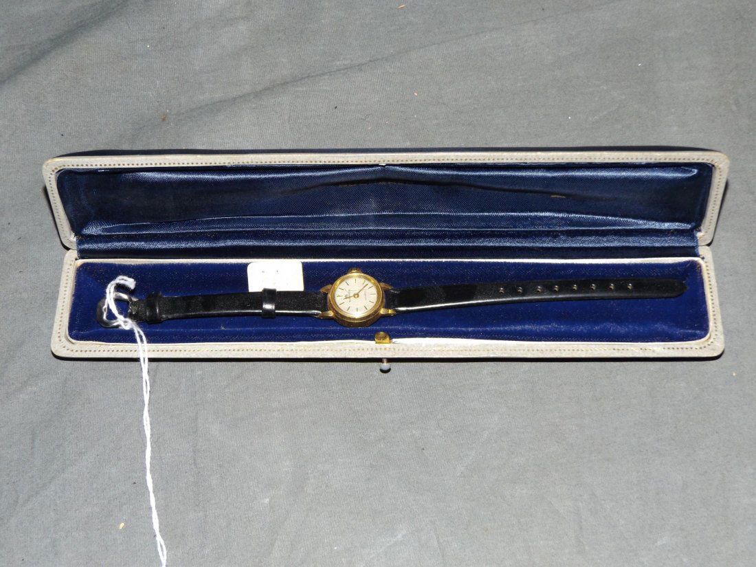 18K Yellow Gold Vintage BUCHERER (1 of 2)