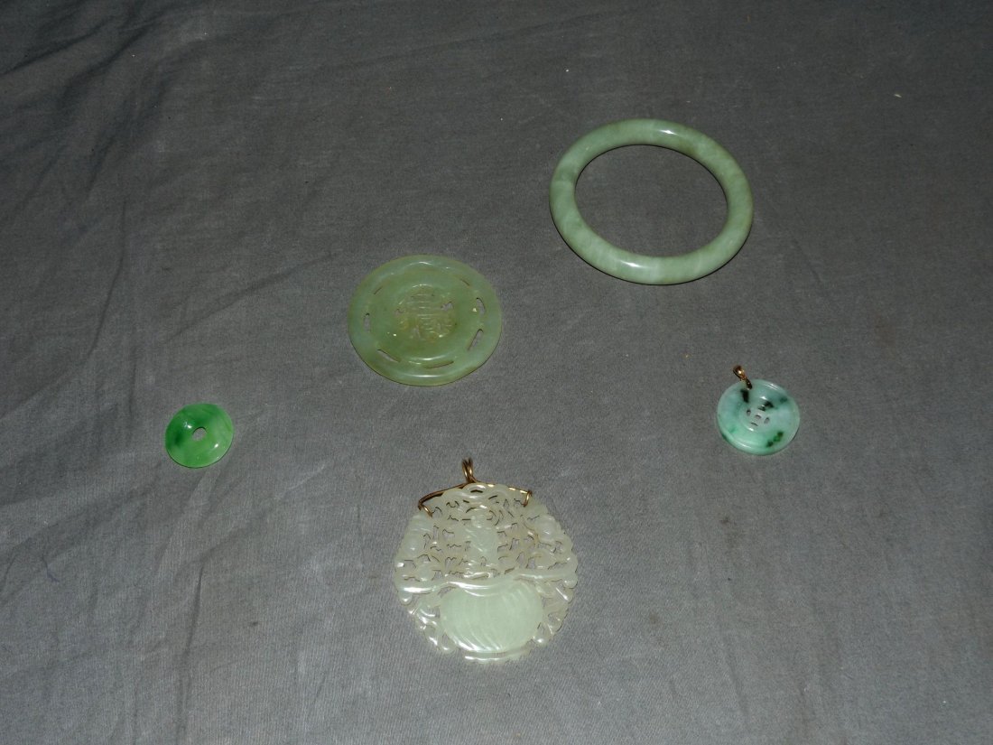 5 Pieces of Vintage Chinese Jade (1 of 6)