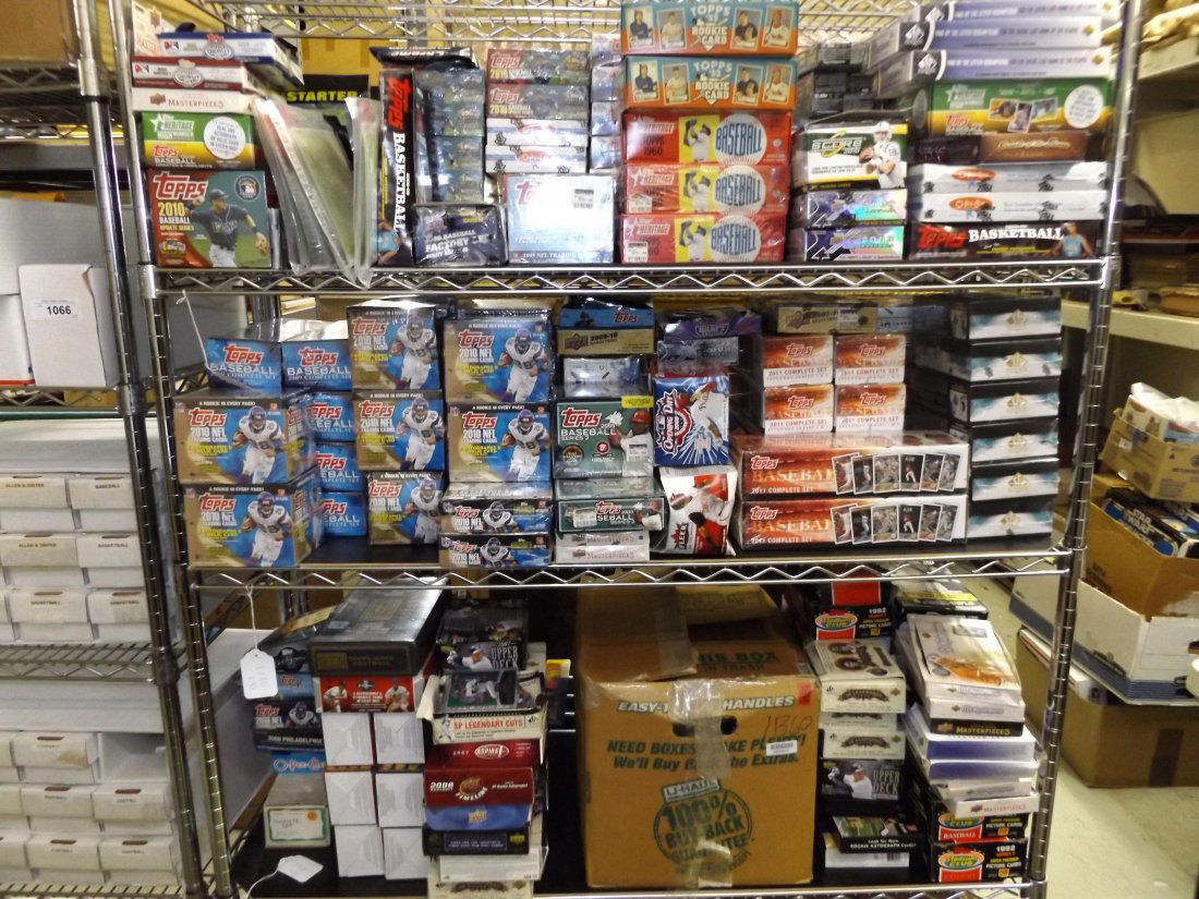 Enormous Sports Card Lot. (1 of 8)