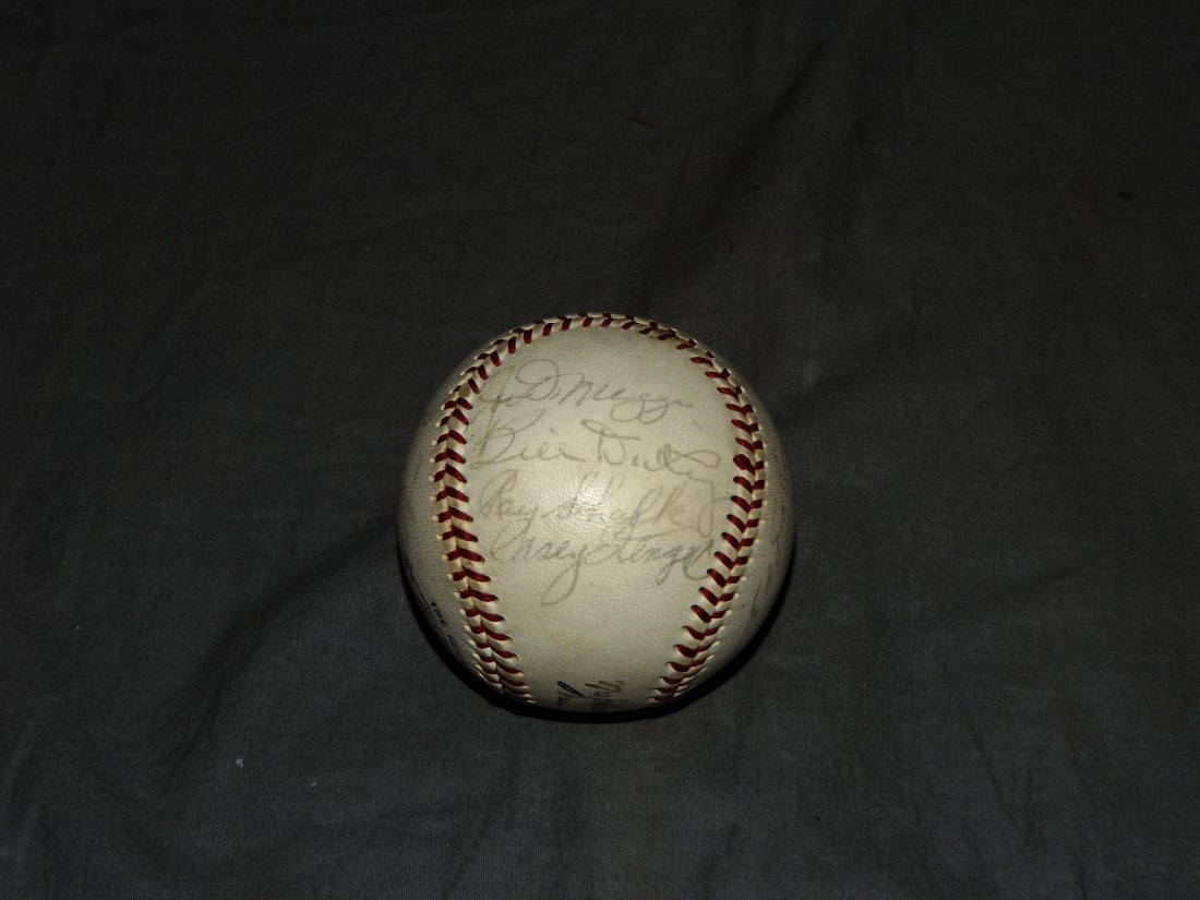 Hall of Famers Signed Baseball. (1 of 6)