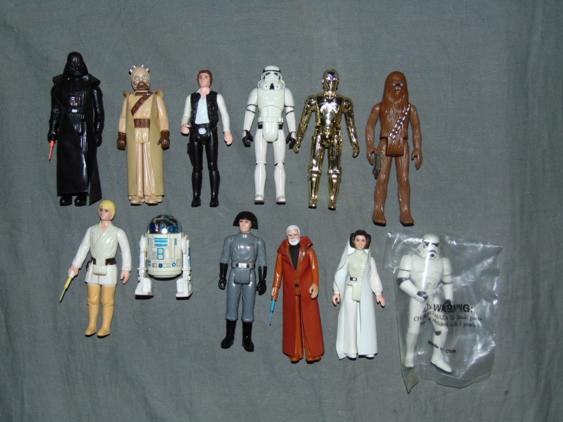 (11) 1977 Star Wars Action Figures (1 of 1)