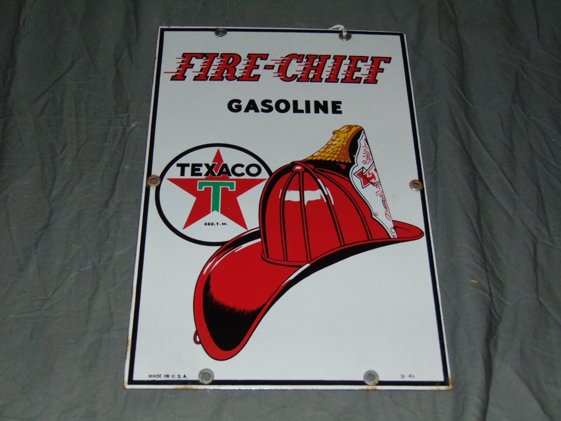 Texaco Fire Chief Gasoline Porcelain Pump Plate. (1 of 3)