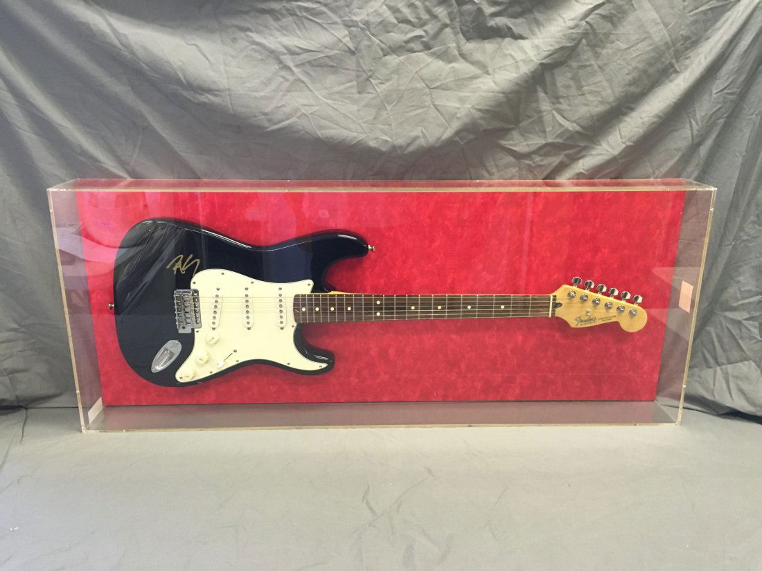 Robert Cray Signed Fender Stratocaster Guitar (1 of 4)