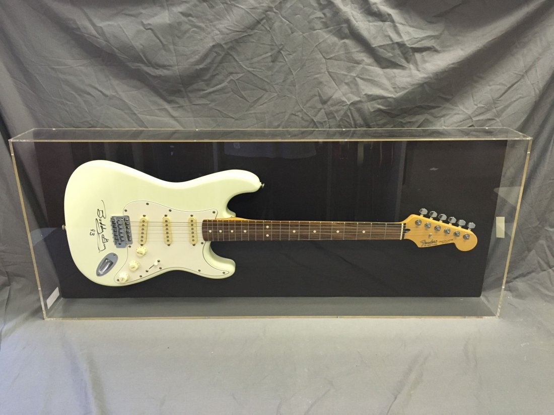 Buddy Guy Signed Fender Stratocaster Guitar (1 of 4)
