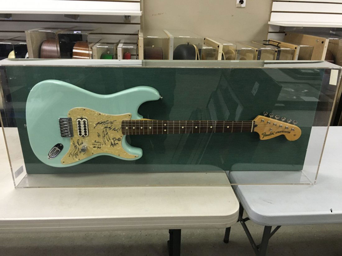 Matchbox Twenty Signed Fender Stratocaster Guitar (1 of 3)