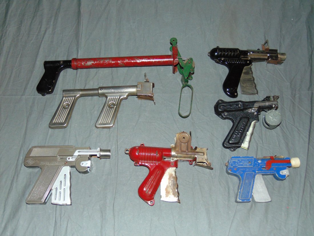 Lot of Assorted Paper Popper Toy Guns (1 of 2)