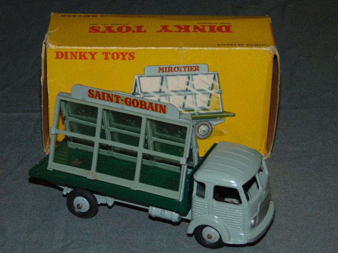 Dinky No.33C in Original Box (1 of 5)