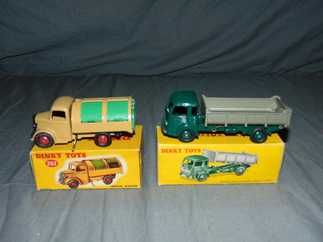 Dinky No.33B & No.252 in Original Boxes (1 of 4)