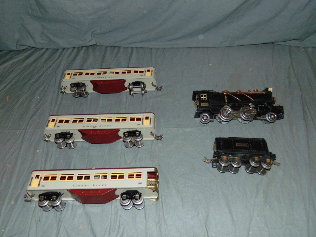 Lionel Pre-War Steam Engines, Tenders, Pass Cars (1 of 3)
