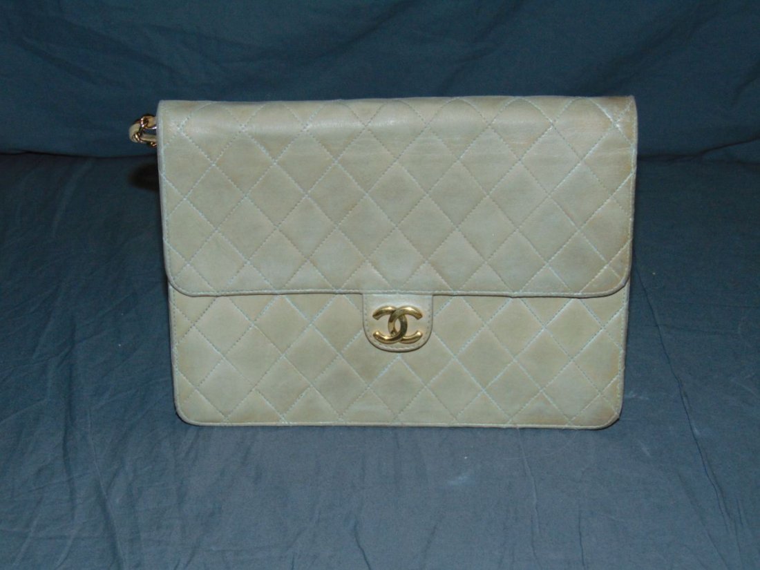 Chanel. Lambskin Leather Purse / Handbag (1 of 4)
