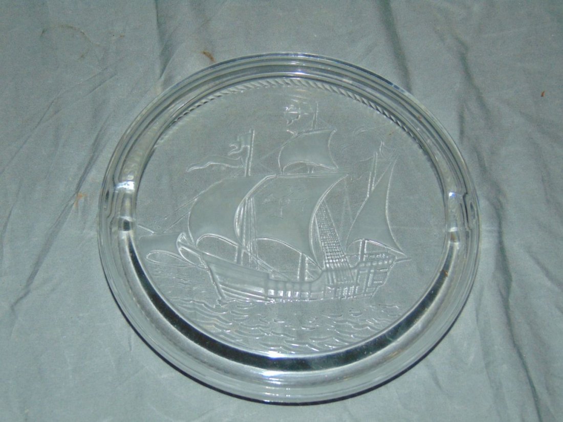 Lalique Santa Maria Ash Tray. (1 of 3)