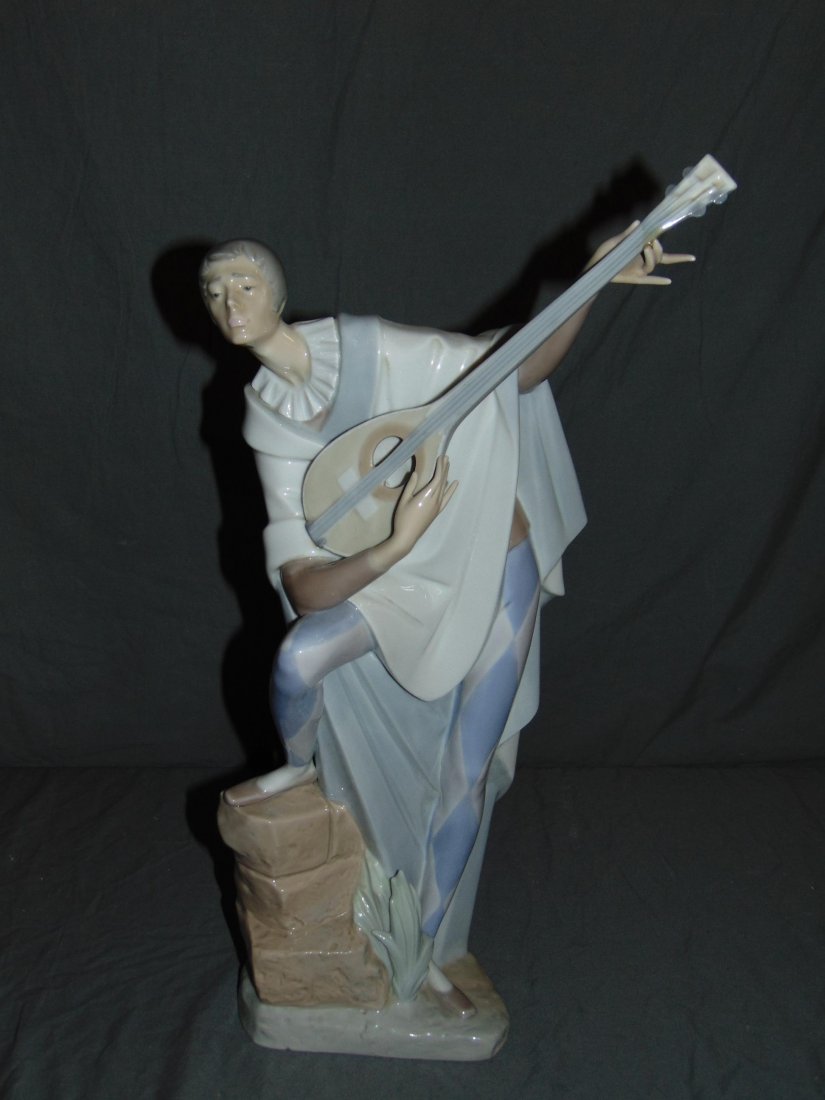 Large Lladro Figurine, Mandolin Player (1 of 7)