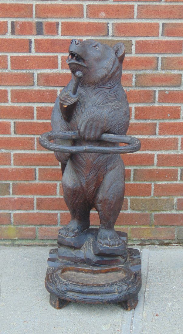 Figural Carved Black Forest Bear Umbrella Stand (1 of 10)