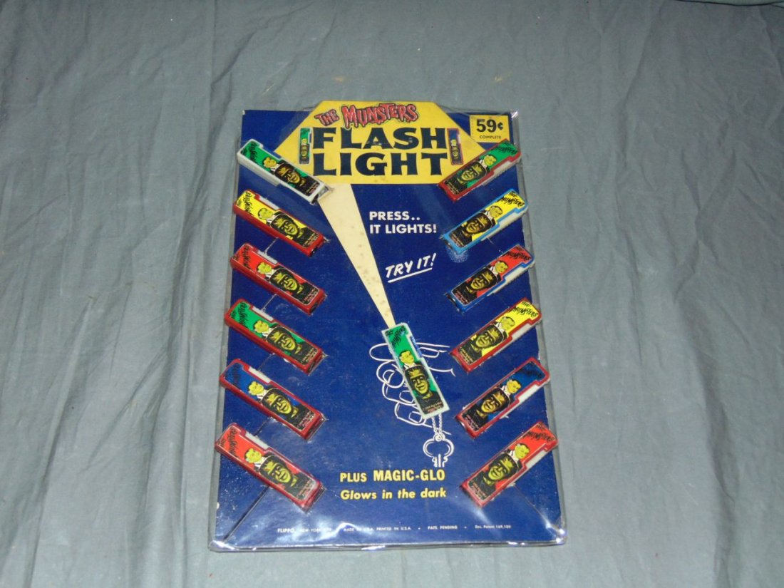 Rare 1964 Munsters Flashlights & Display by Flippo (1 of 5)