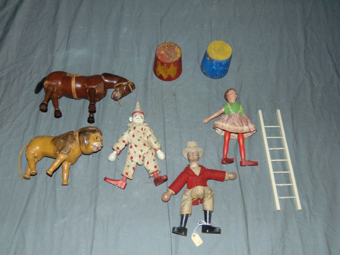 Reduced Size Schoenhut Lot. (1 of 6)