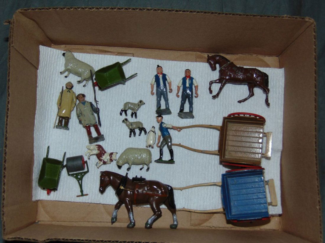 Britains Farm Figures and Animals: Nice lot. Some paint loss to each. Examine