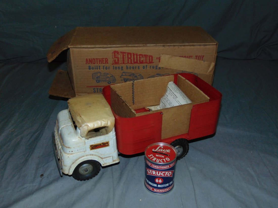 Structo No. 609 Barrel Truck. (1 of 8)