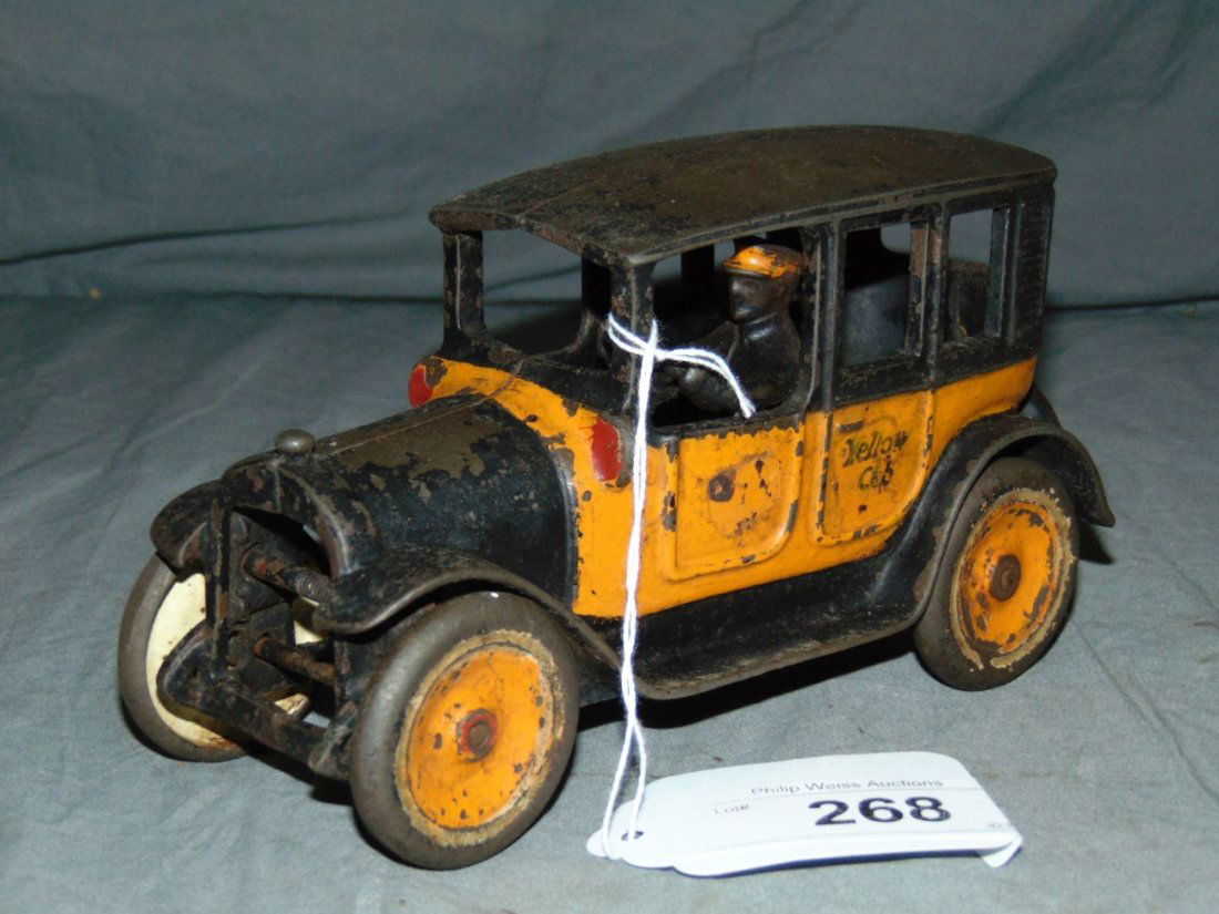 Arcade Cast Iron Yellow Taxi Cab (1 of 4)