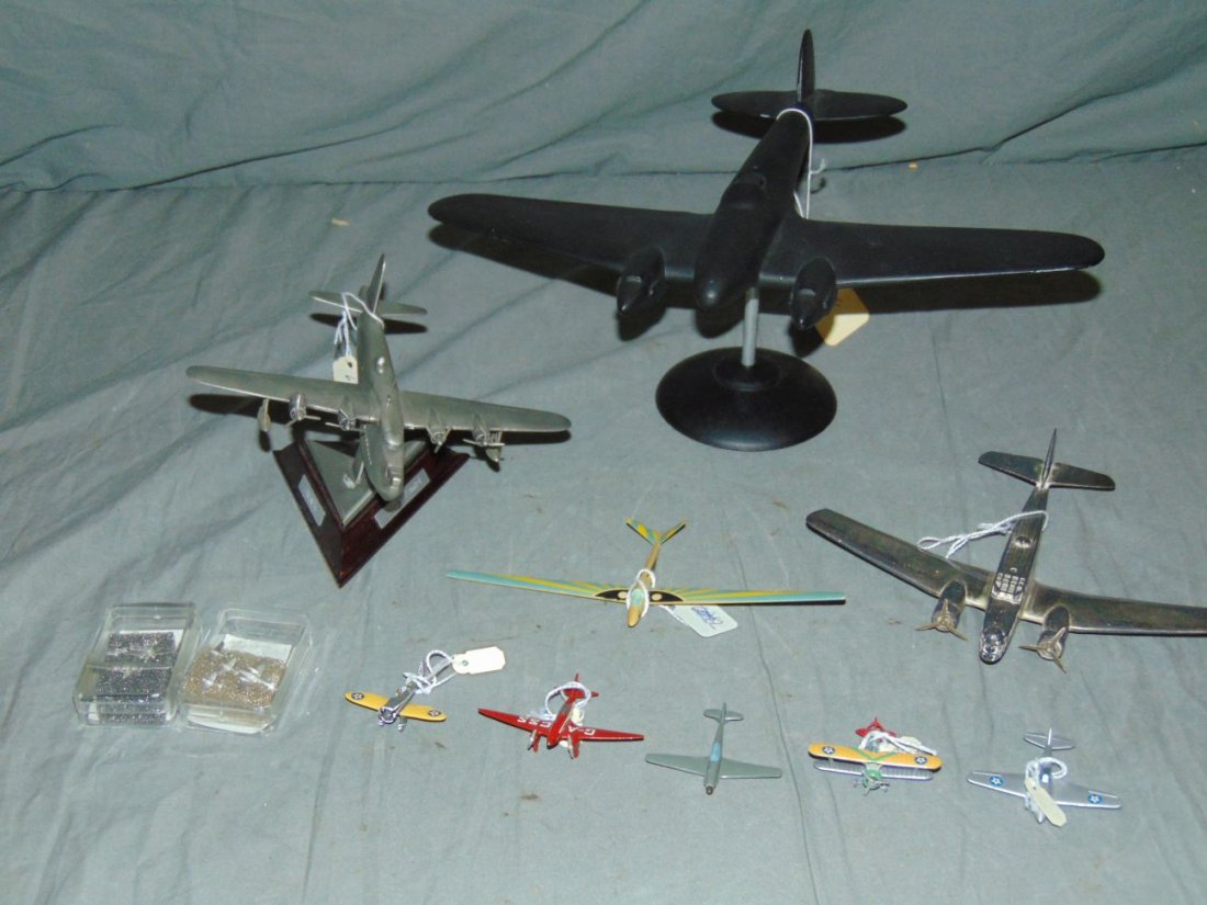 Model Airplane Toy Lot (1 of 4)