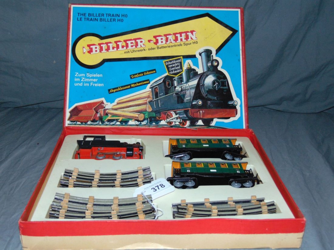 Biller Bahn 1640E HO Train Set: Includes loco (screw missing from base), 2 cars, and track. Comes in the original box which shows some wear.