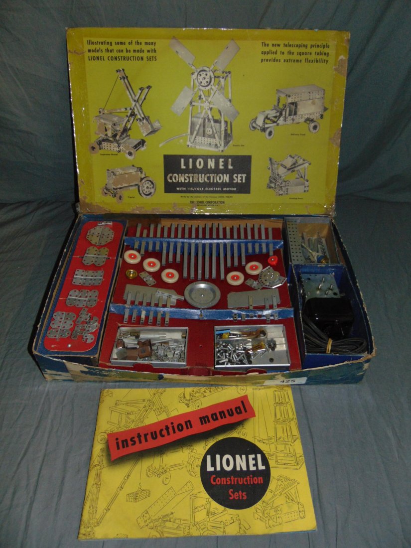 Circa 1947, Lionel Construction Set in Box (1 of 5)