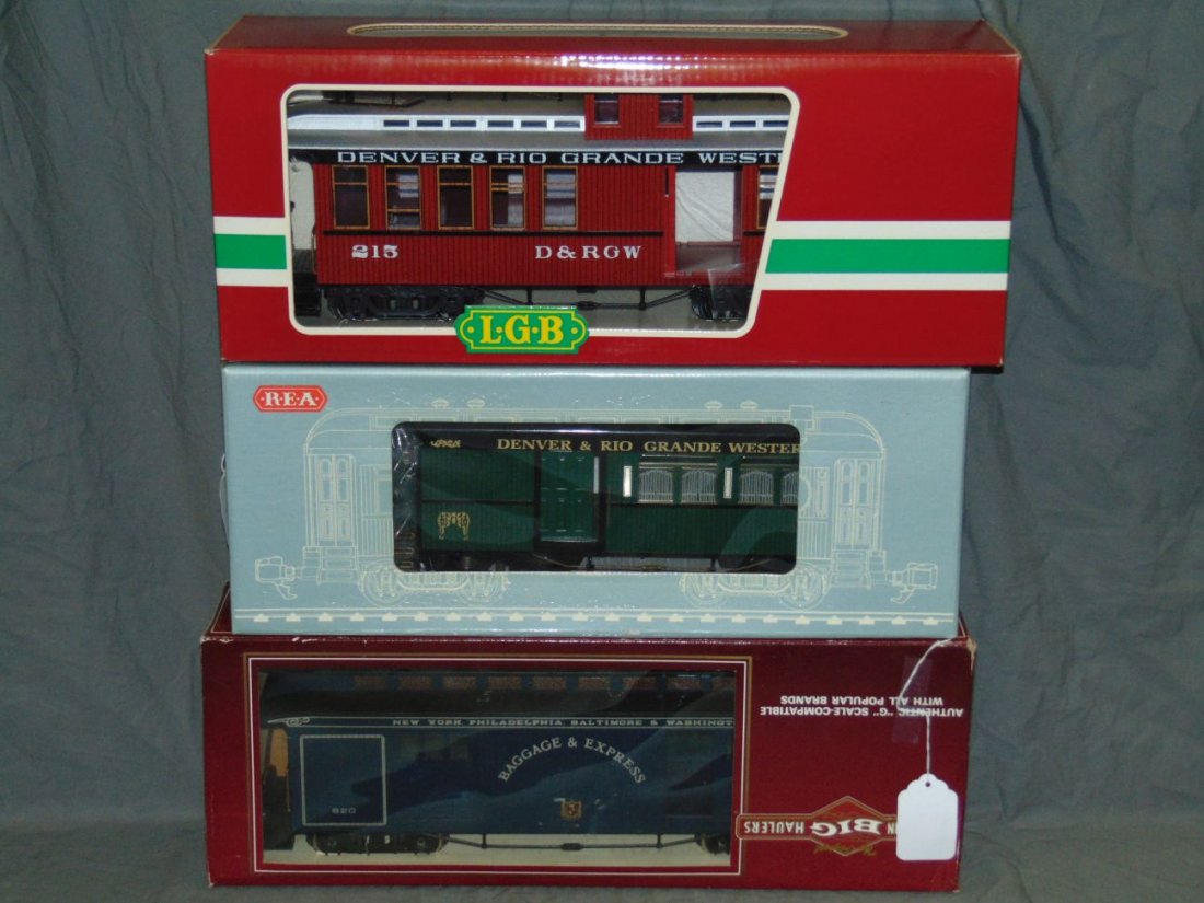 Lot of 3 "G" Scale Passenger Cars (1 of 2)