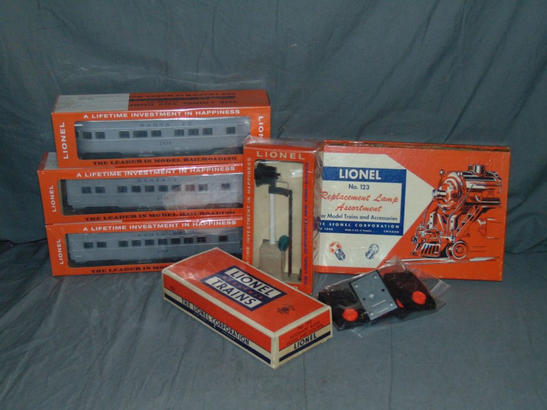 Lionel Postwar, Lot of Accessories & Pass Cars (1 of 3)